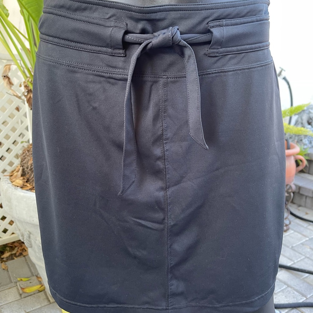 MERRELL OPTI WICK UPF 50+ WOMENS ATHLETIC SKIRT SIZE S